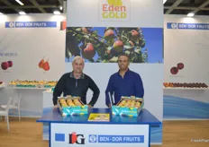 Ben Dor Fruits from Israel had father and son Joseph and Ido Ben Dor who showcased their Eden Gold Pears that was popular and available for tasting during the show.